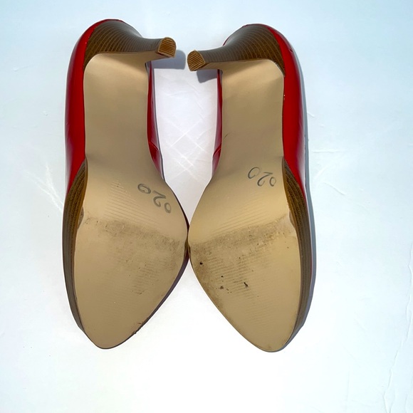 JAZZBERRY RED PATENT LEATHER PEEP-TOE PUMPS!! WORN ONCE - Picture 4 of 6